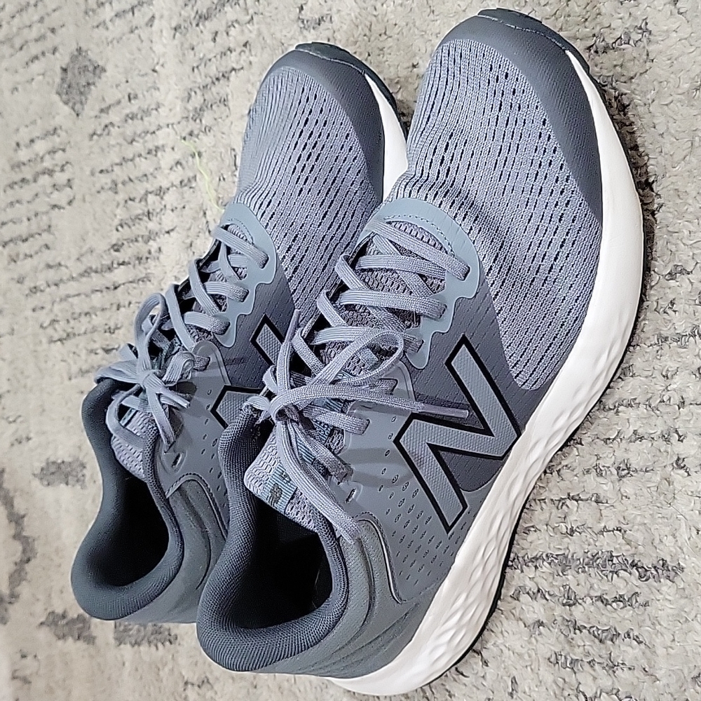 New Balance 520 mens size 11